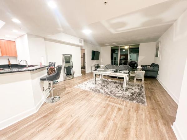 One Fifty One At Biscayne, 14951 Royal Oaks Ln #604, North Miami, Florida 33181, image 2