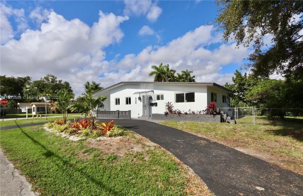 Hallandale Garden Park, 520 SW 5th St, Hallandale Beach, Florida 33009, image 1