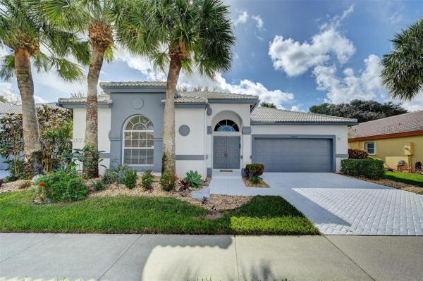 Majestic Isles, 10904 Royal Caribbean Cir, Boynton Beach, Florida 33437, image 2