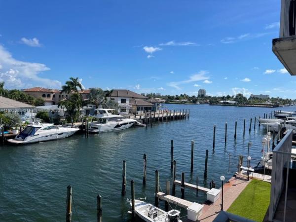 Cromwell East, 1777 SE 15th St #320, Fort Lauderdale, Florida 33316, image 1