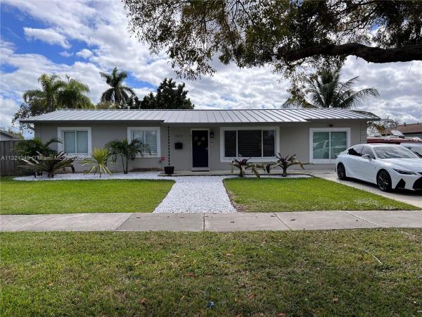 Bel Aire, 9470 Tiffany Dr, Cutler Bay, Florida 33157, image 2
