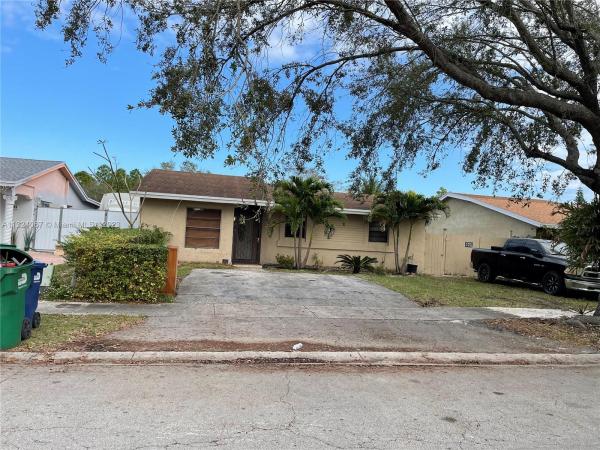Pine Needles, 16225 SW 303rd St, Leisure City, Florida 33033, image 1