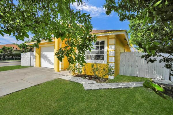 Cherry Hills, 433 NW 12th Ave, Boynton Beach, Florida 33435, image 1