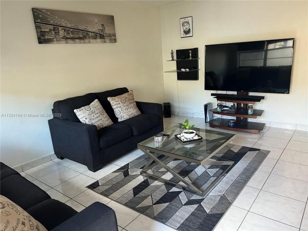 Harvard, 1832 Madison St #102, Hollywood, Florida 33020, image 1
