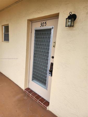 Cambridge House Of Carriage Hills, 300 Berkley Rd #305, Hollywood, Florida 33024, image 1