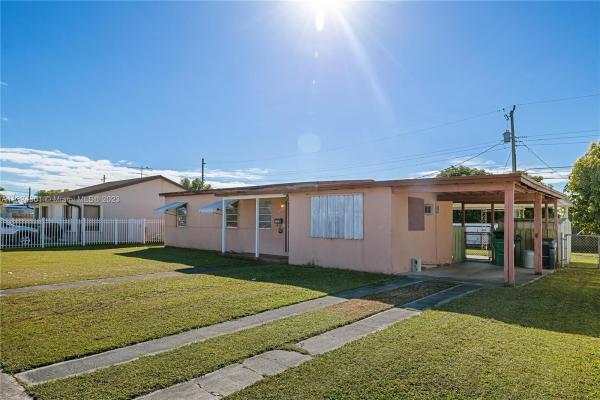 Westwood Lakes Residential, 11274 SW 43rd St, Westwood Lakes, Florida 33165, image 2