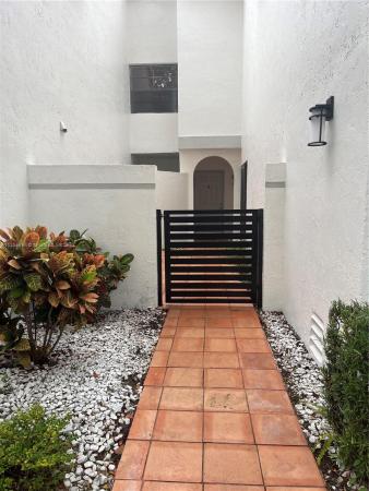 Mariner Village Garden, 3540 Magellan Cir #513, Aventura, Florida 33180, image 2