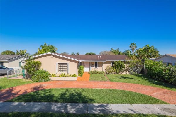 Southern Estates, 3345 Village Green Dr, Tamiami, Florida 33175, image 2