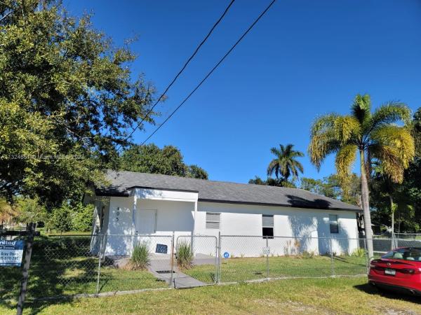 Sunnyland Park, 405 NW 5th Ave, Florida City, Florida 33034, image 1