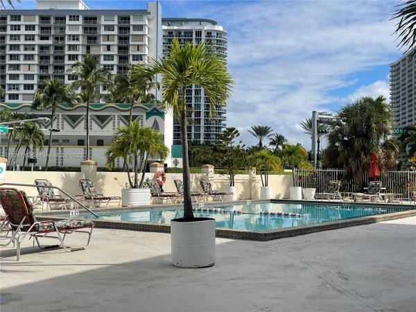 North Bay White House, 1770 79th St Cswy #D105, North Bay Village, Florida 33141, image 2