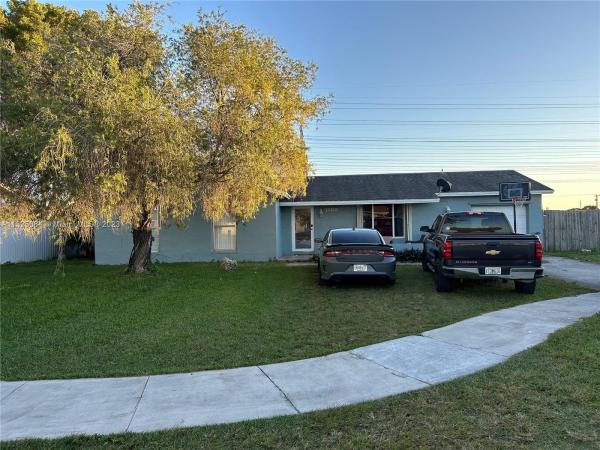 Meadow Wood Manor, 12418 SW 259th Ter, Goulds, Florida 33032, image 2