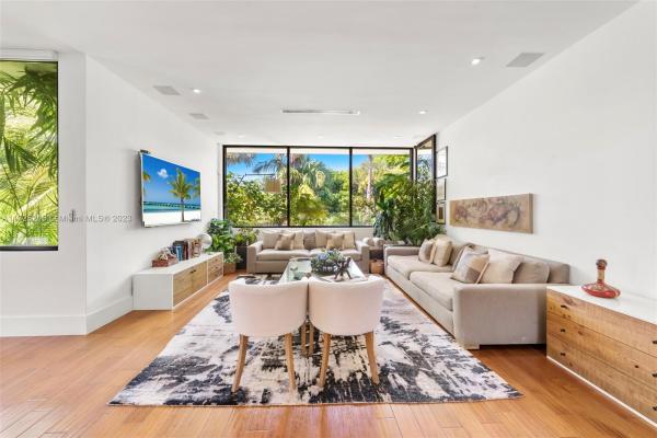 Sunset Islands, 2815 Regatta Ave, Miami Beach, Florida 33140, image 1