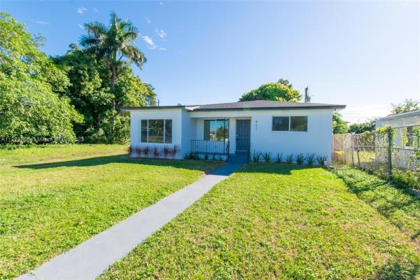 Palm Ave Heights, 867 SW 1st St, Florida City, Florida 33034, image 1