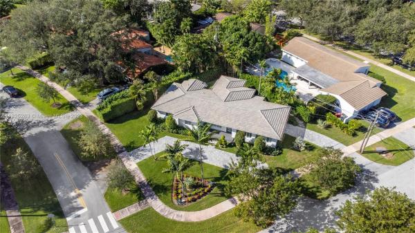 Riviera, 5130 Donatello St, Coral Gables, Florida 33146, image 2