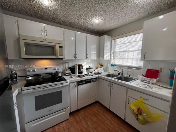 Villa 56, 1775 W 56th Ter #304, Hialeah, Florida 33012, image 1