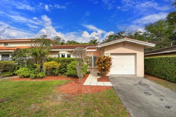 Granada, 415 Giralda Ave, Coral Gables, Florida 33134, image 2