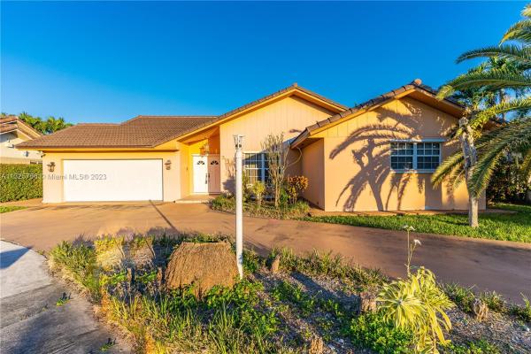 3139 SW 139th Ct, Richmond West, Florida 33175, image 2