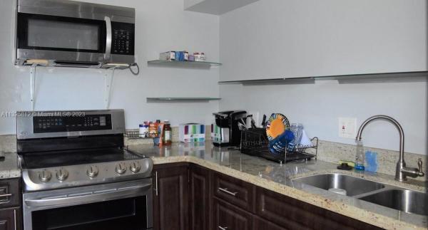 Barinz, 1188 Marseille Dr #4, Miami Beach, Florida 33141, image 1