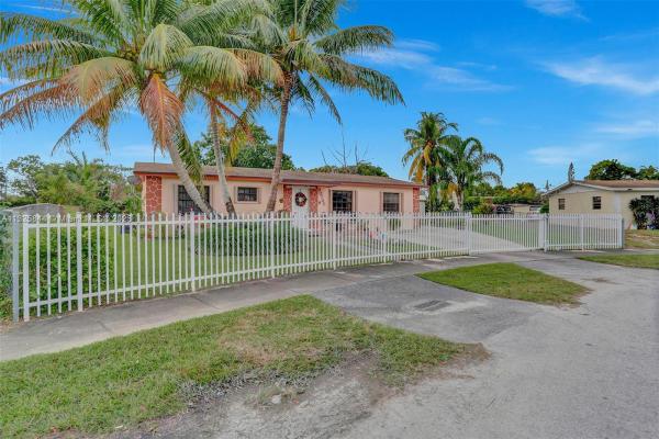21st Century Homes, 30730 SW 156th Ave, Leisure City, Florida 33033, image 1