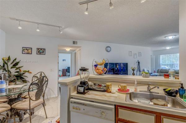 Ponte Verde At Palm Beach Lakes, 1401 Village Blvd #211, West Palm Beach, Florida 33409, image 1