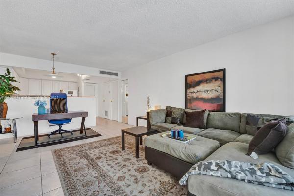 Biscaya, 20400 W Country Club Dr #814, Aventura, Florida 33180, image 1
