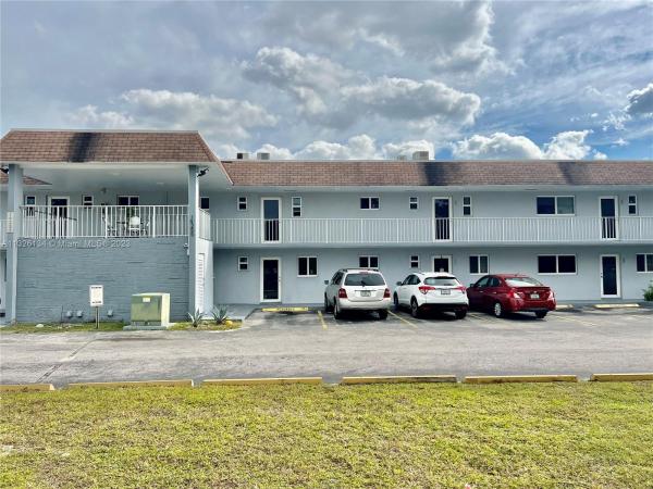 19255 NE 2nd Ave #2225, Unincorporated Dade County, Florida 33179, image 2