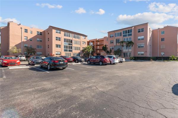 Somerset, 2841 Somerset Dr #215, Lauderdale Lakes, Florida 33311, image 2