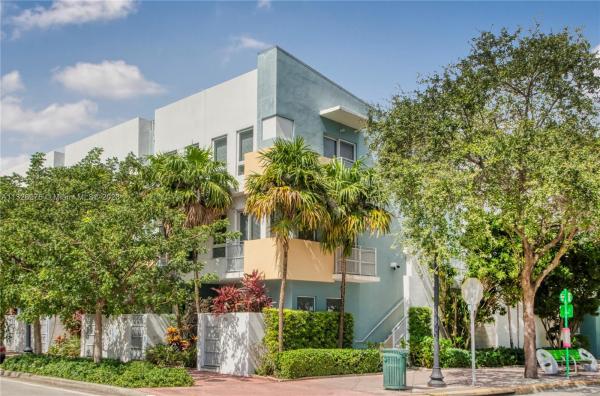 Washington Corner, 204 Washington Ave #13, Miami Beach, Florida 33139, image 1