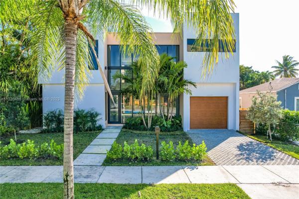 Eugenia Groves Park, 3660 SW 12th St, Miami, Florida 33135, image 1