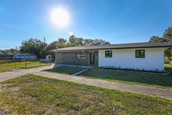 Hollywood Suburbs, 6300 Cleveland St, Hollywood, Florida 33024, image 1