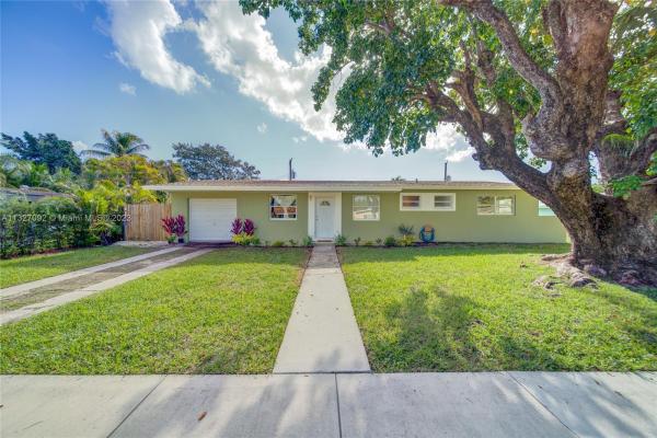 Bel Aire, 19531 Belview Dr, Cutler Bay, Florida 33157, image 2