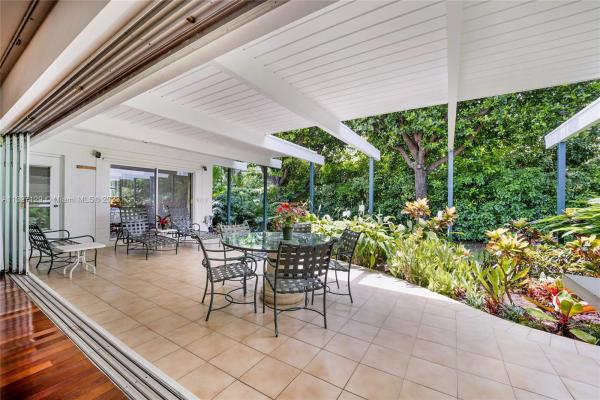 Tropical Isle Homes, 238 Buttonwood Dr, Key Biscayne, Florida 33149, image 2