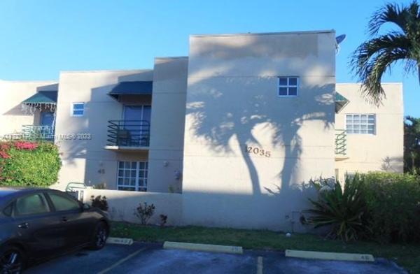Les Chateaux At International Gardens, 12035 SW 19th Ter #43, Tamiami, Florida 33175, image 1