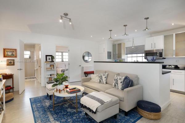 Santona, 6511 Santona St #C15, Coral Gables, Florida 33146, image 1