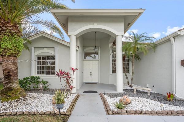 Jasmine Island North, 1272 Ginger Cir, Weston, Florida 33326, image 2