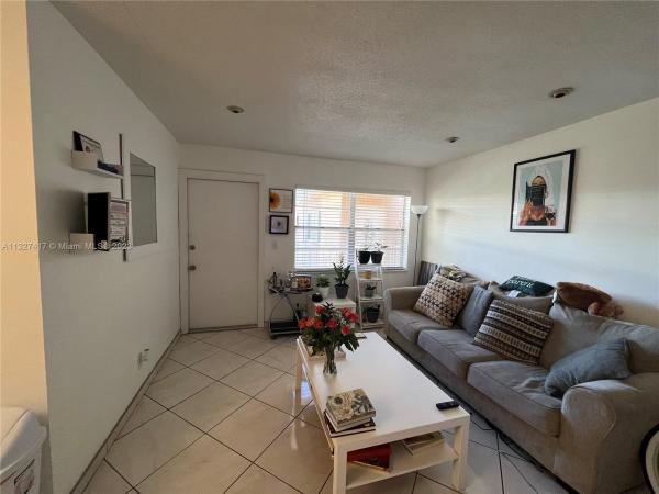 Harvard, 1832 Madison St #202, Hollywood, Florida 33020, image 1