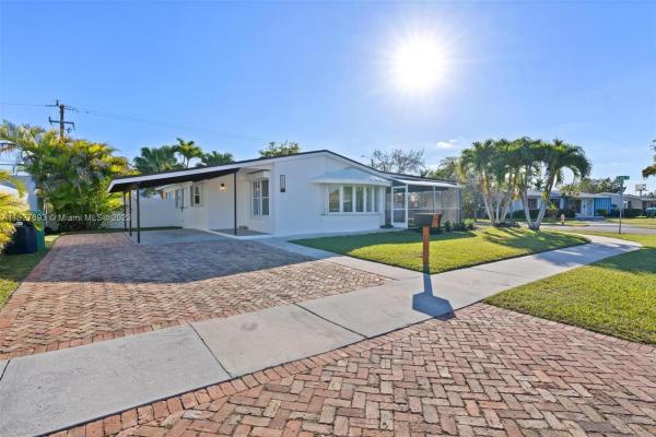 Benson Manor, 10530 SW 200th St, Cutler Bay, Florida 33157, image 1