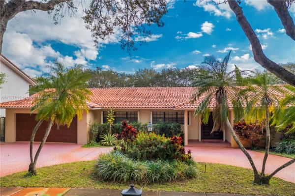 Royal Oaks, 16821 NW 81st Ave, Miami Lakes, Florida 33016, image 2