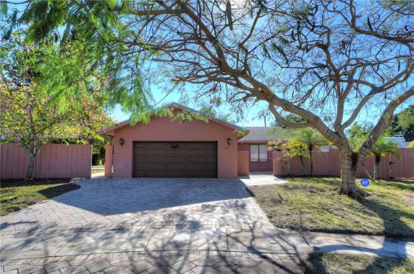 Heritage Pines, 5570 SW 9th Ct, Margate, Florida 33068, image 1