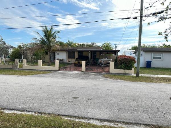 Cutler Ridge, 10110 SW 215th St, Cutler Bay, Florida 33189, image 2