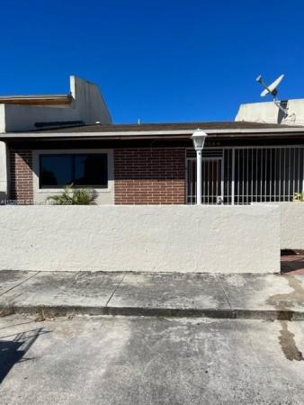 Lakes Of Acadia, 19544 NW 55th Cir Pl #19544, Miami Gardens, Florida 33055, image 2
