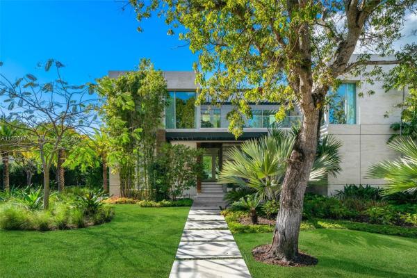 Holiday Colony, 390 Pacific Rd, Key Biscayne, Florida 33149, image 1