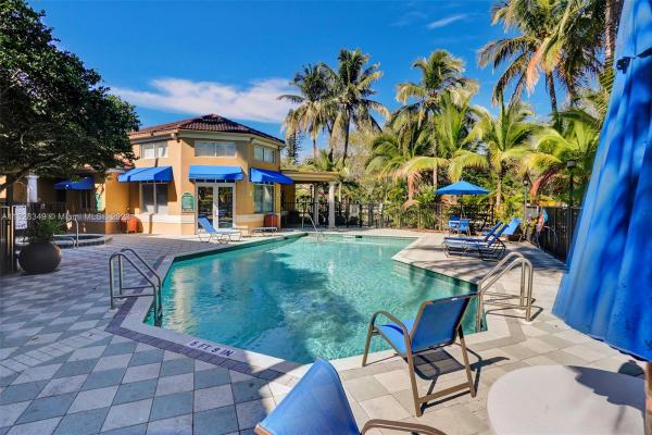 Paragon Plantation, 741 N Pine Island Rd #308, Plantation, Florida 33324, image 1
