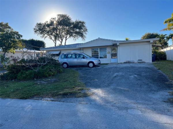 Middle River Manor, 2125 NE 17th Ave, Wilton Manors, Florida 33305, image 1