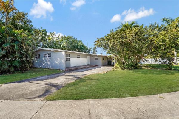 Palm Springs Village, 149 Yucatan Dr, Palm Springs, Florida 33461, image 2
