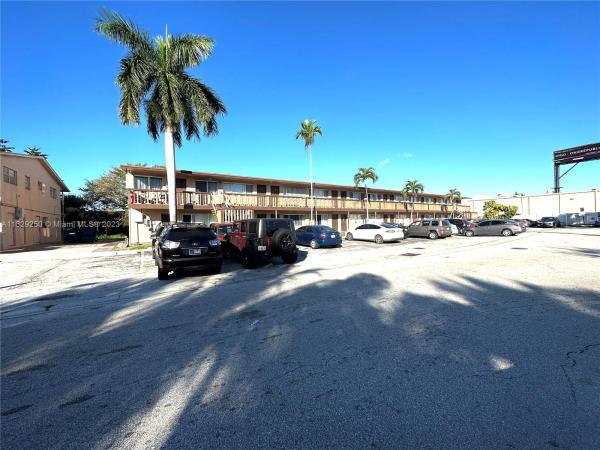 Parkside Manor, 170 SW 11th Ave #11, Hallandale Beach, Florida 33009, image 1