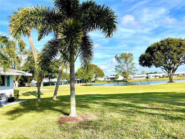 Leisureville Golf View, 400 SW Golfview Ter #102, Boynton Beach, Florida 33426, image 1