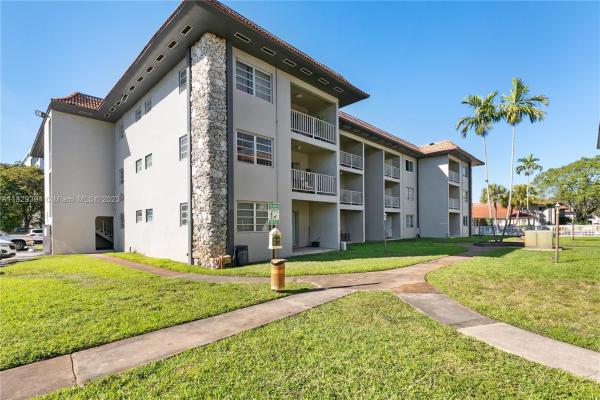 Lake Placid, 13920 Lake Placid Ct #B17, Miami Lakes, Florida 33014, image 1