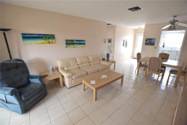 Crosley At Cresthaven Villas, 2965 Crosley Dr W #H, West Palm Beach, Florida 33415, image 2