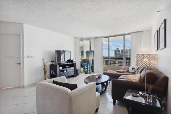 Mystic Pointe Tower 100, 19195 NE 36th Ct #2403, Aventura, Florida 33180, image 2